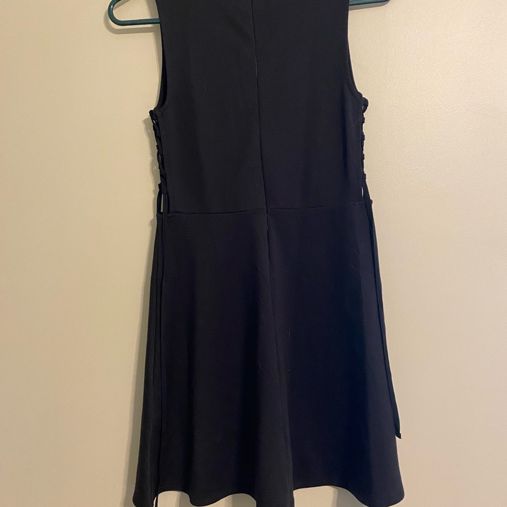 Forever 21 Black Zippered Top - Picture 2 of 3